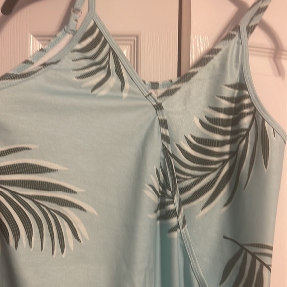 Women's floral print v neck top in teal and black size small NWOT - Picture 4 of 7